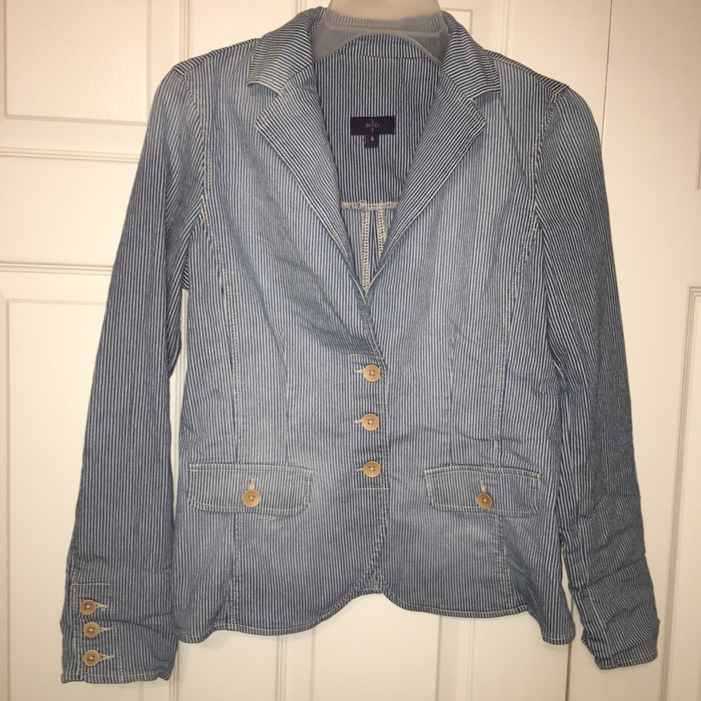 Light Blue Pin Striped Blazer Size Small